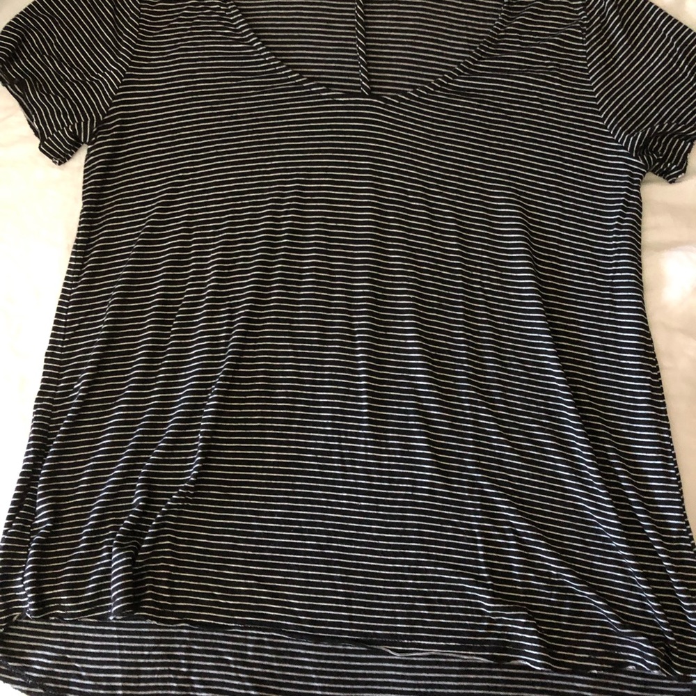 t-shirt - Picture 2 of 4